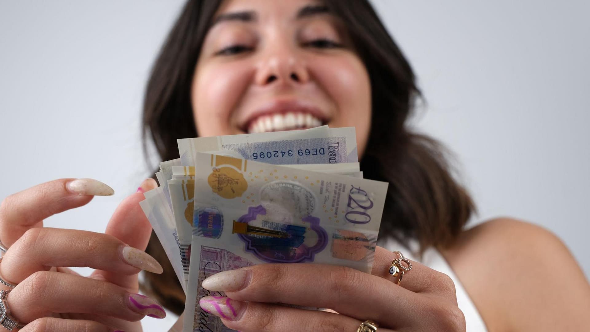 Most people, especially women, prefer certainty over risk in survey