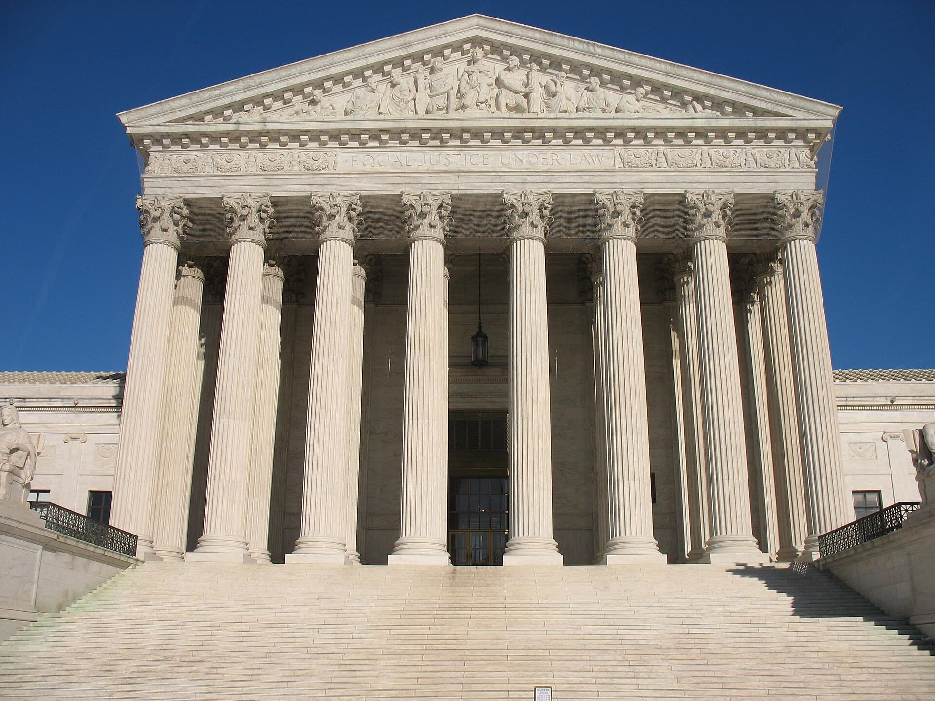 Supreme Court — Wikimedia Commons