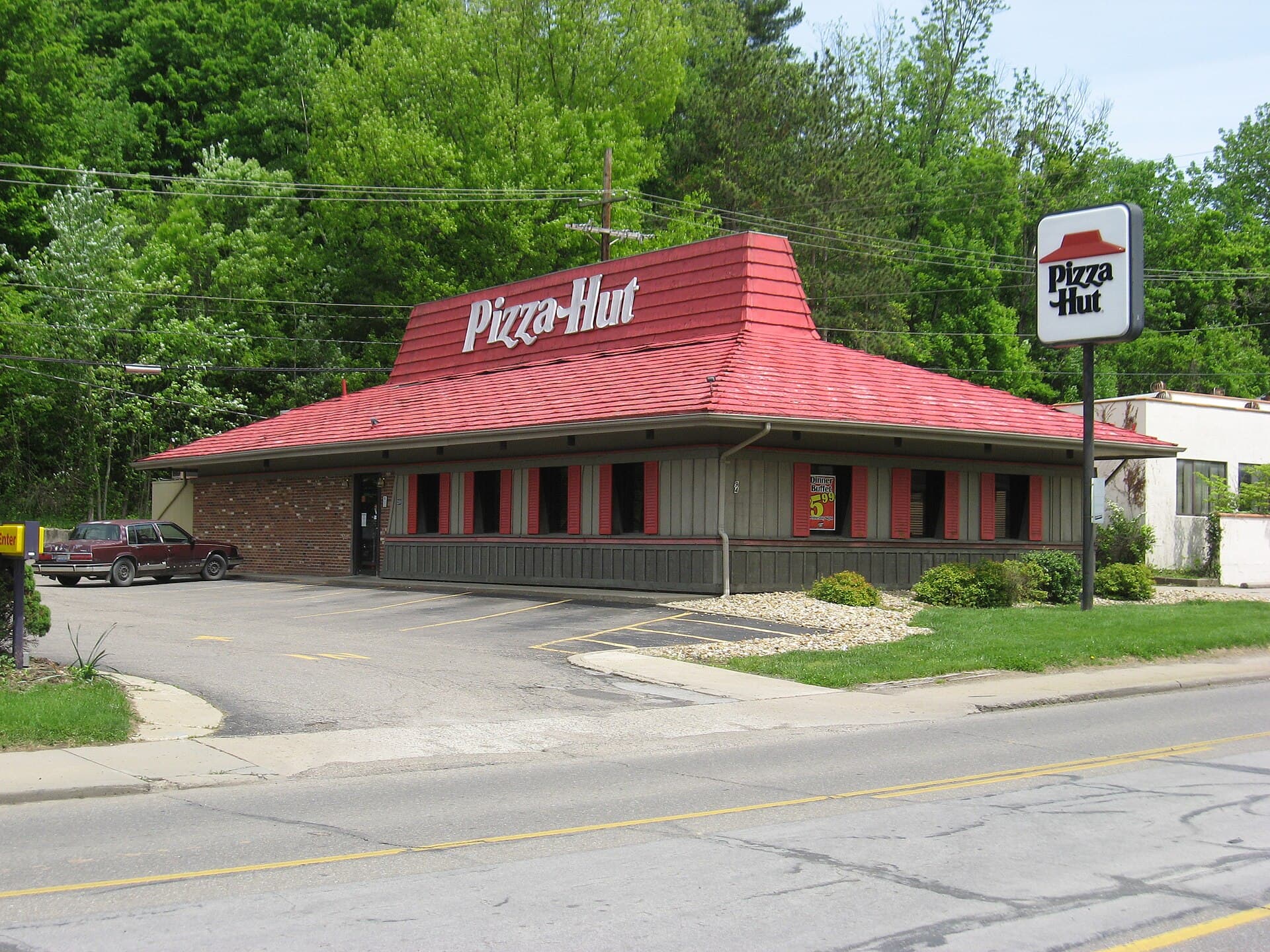 Pizza Hut — Wikimedia Commons