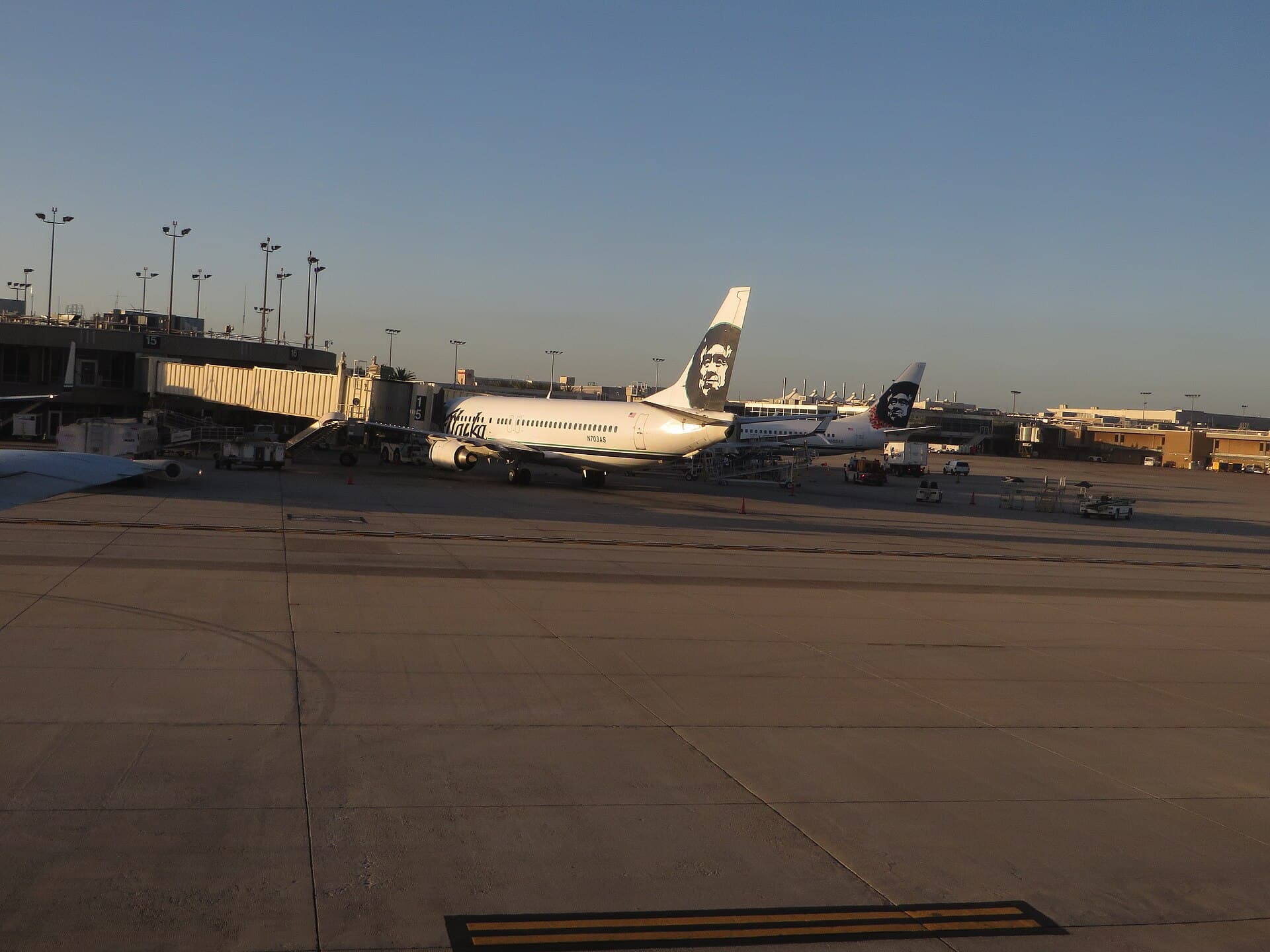 United Airlines — Wikimedia Commons