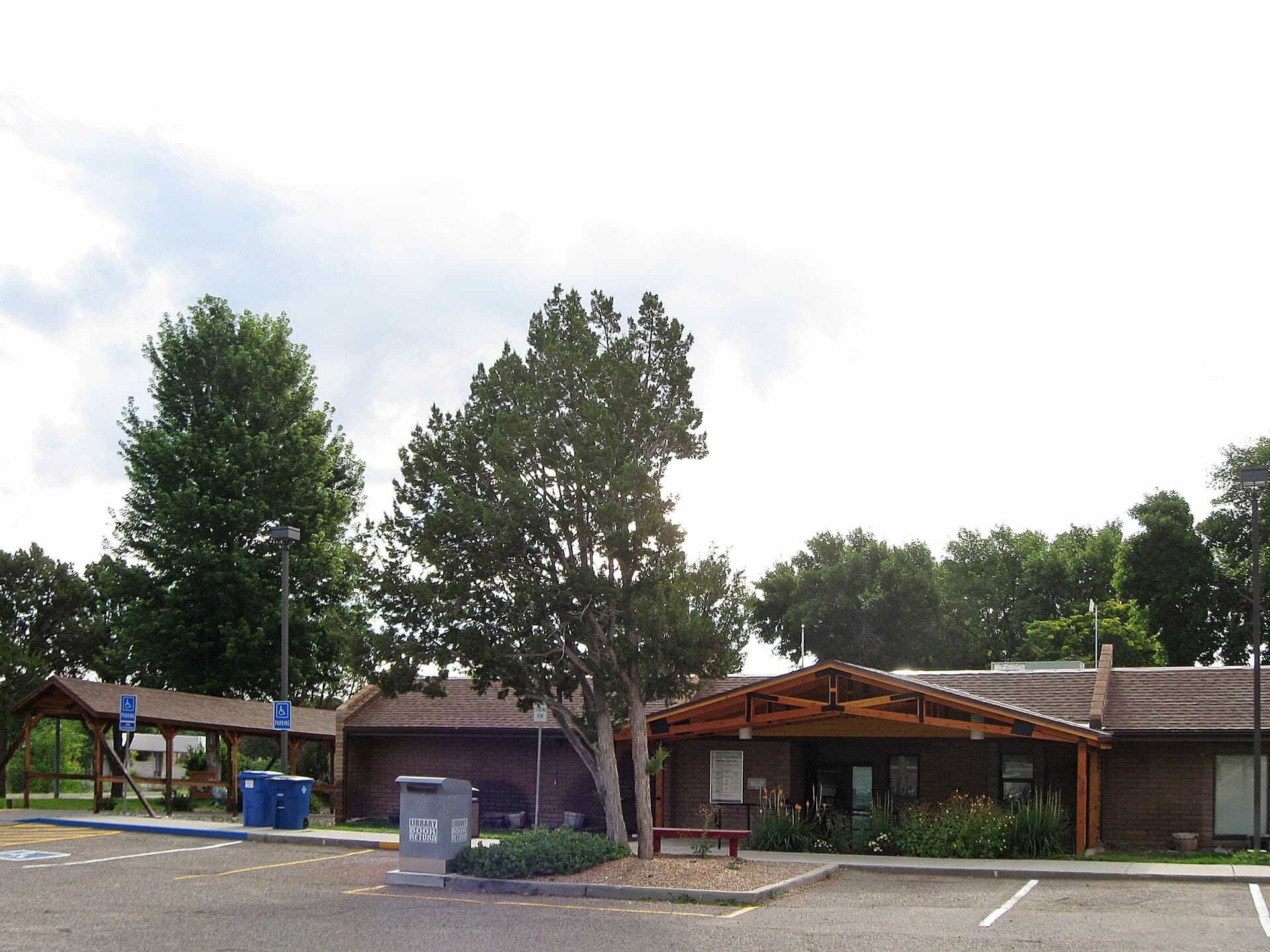 White Rock Branch Library — Wikimedia Commons
