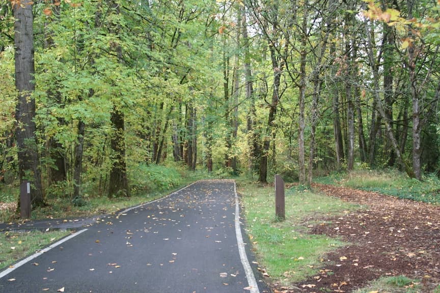 Alton Baker bike path — Wikimedia Commons
