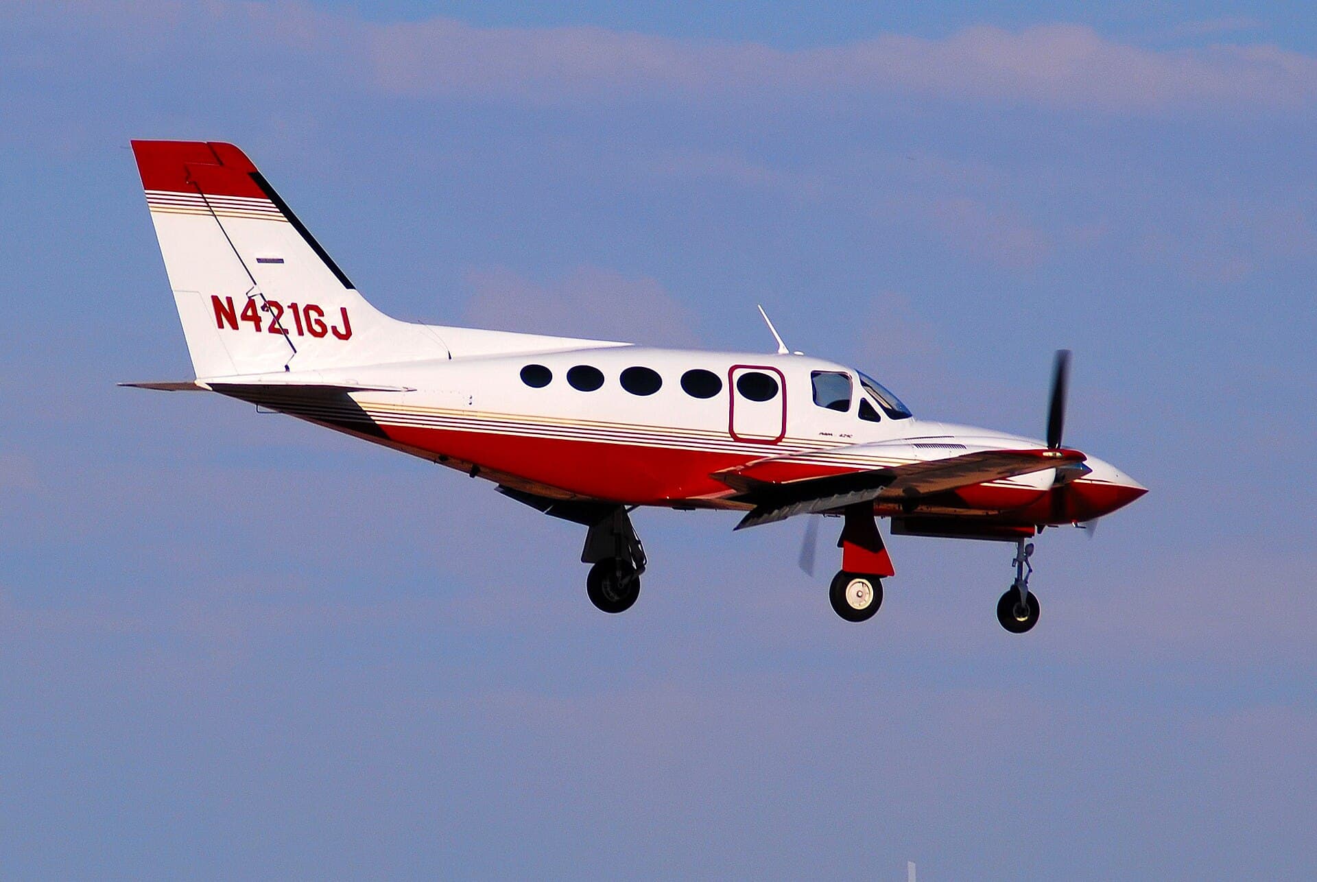 Cessna 421C — Wikimedia Commons