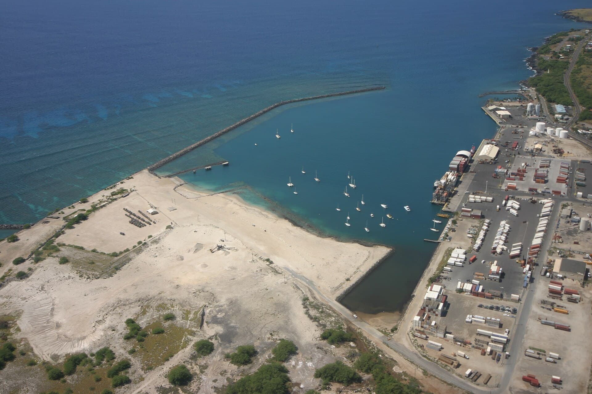 Kawaihae Harbor — Wikimedia Commons