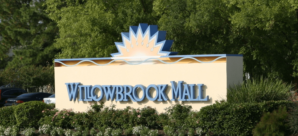 Willowbrook Mall — Wikimedia Commons