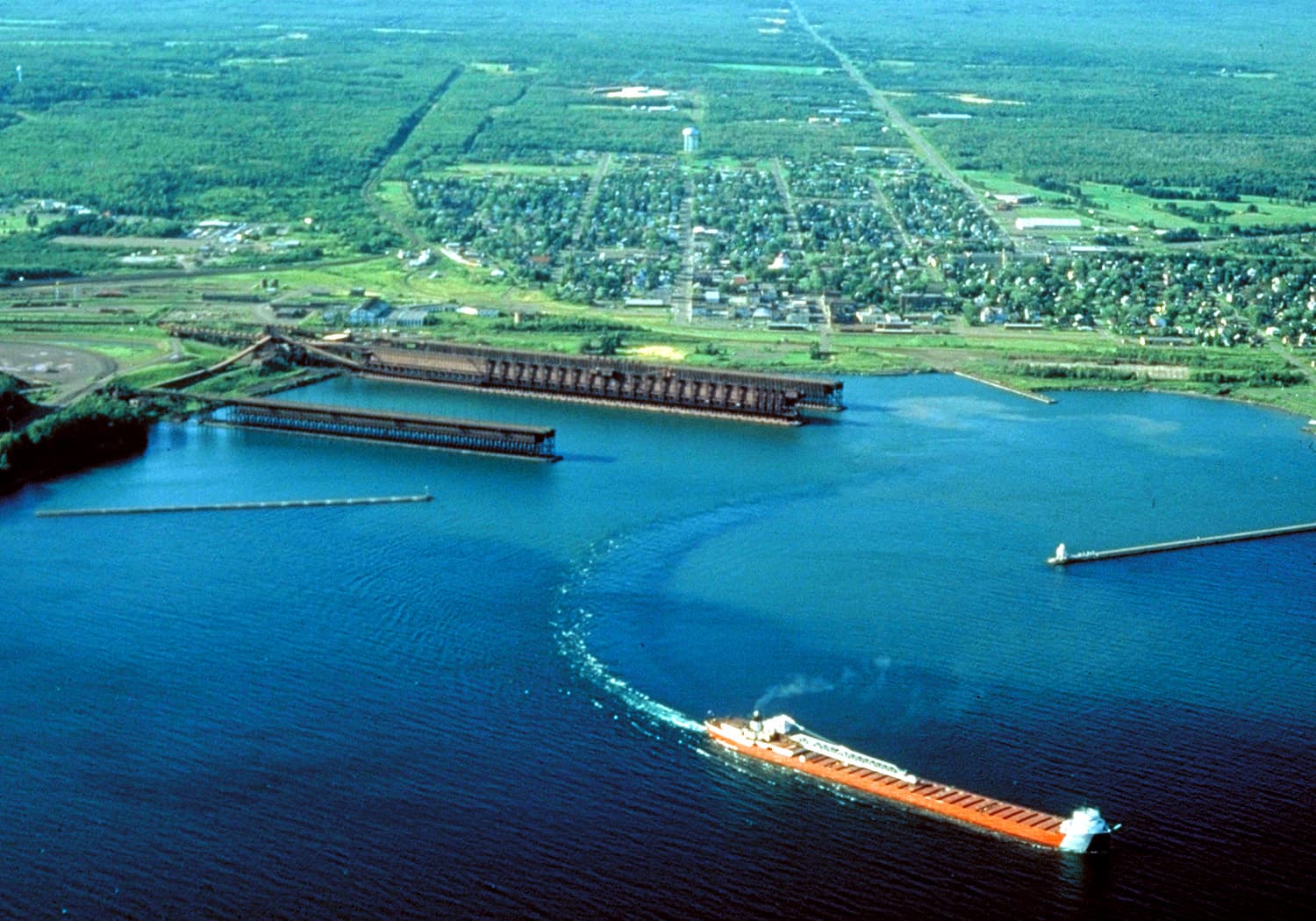 Two Harbors — Wikimedia Commons
