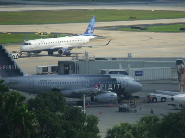 Spirit Airlines — Wikimedia Commons