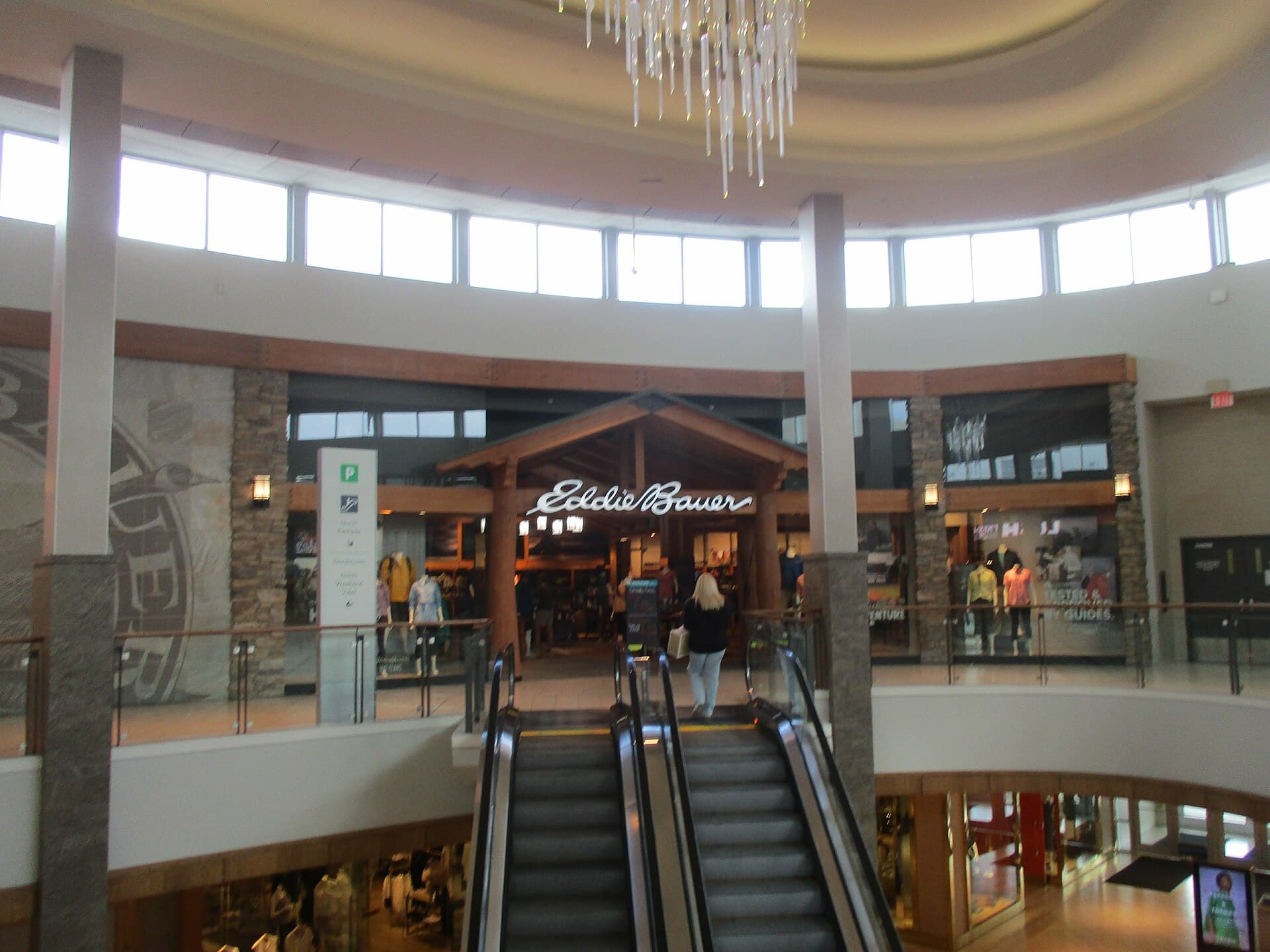 Eddie Bauer — Wikimedia Commons
