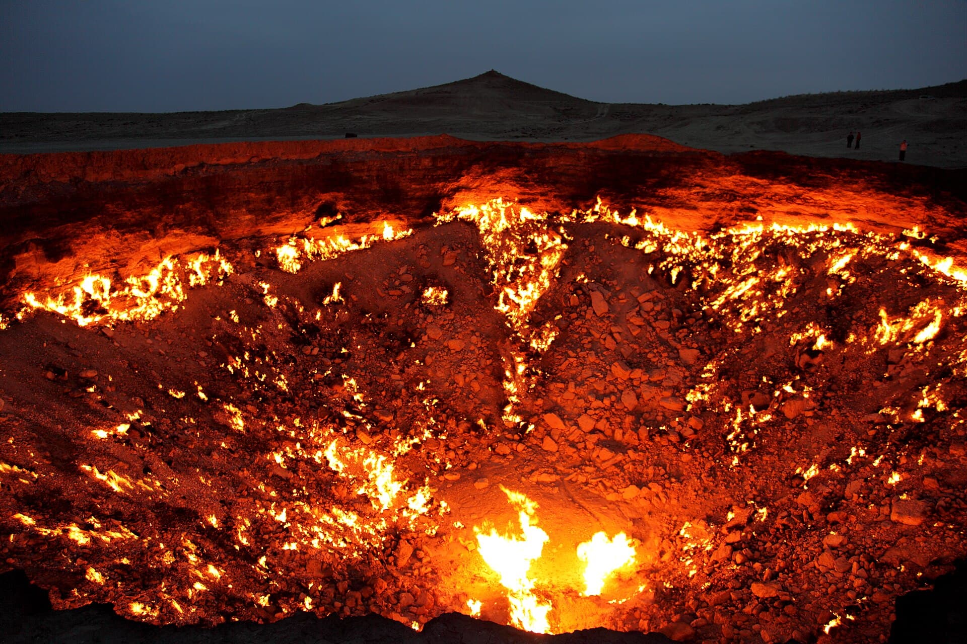 Darvaza gas crater — Wikimedia Commons