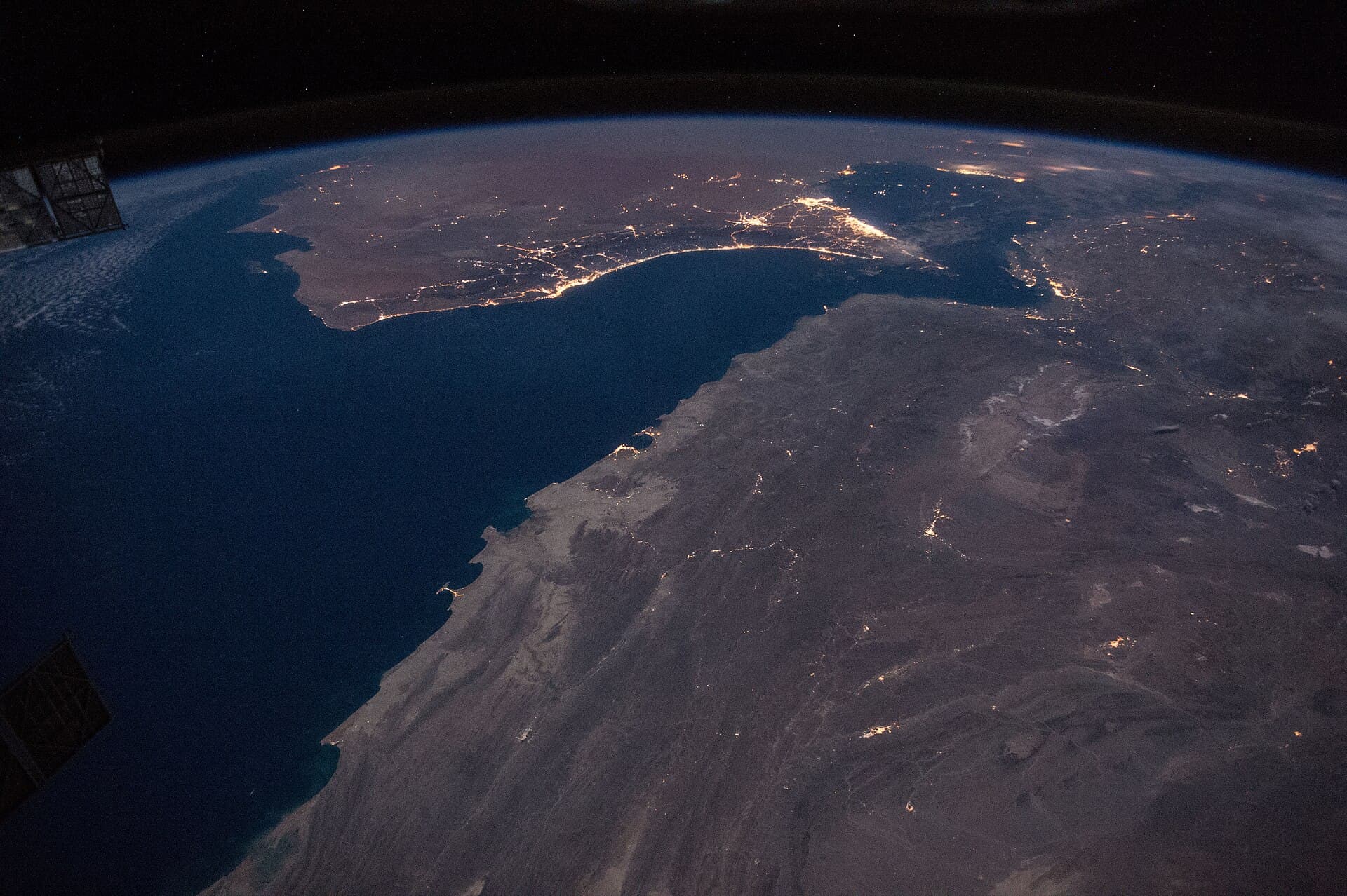 Strait of Hormuz — Wikimedia Commons