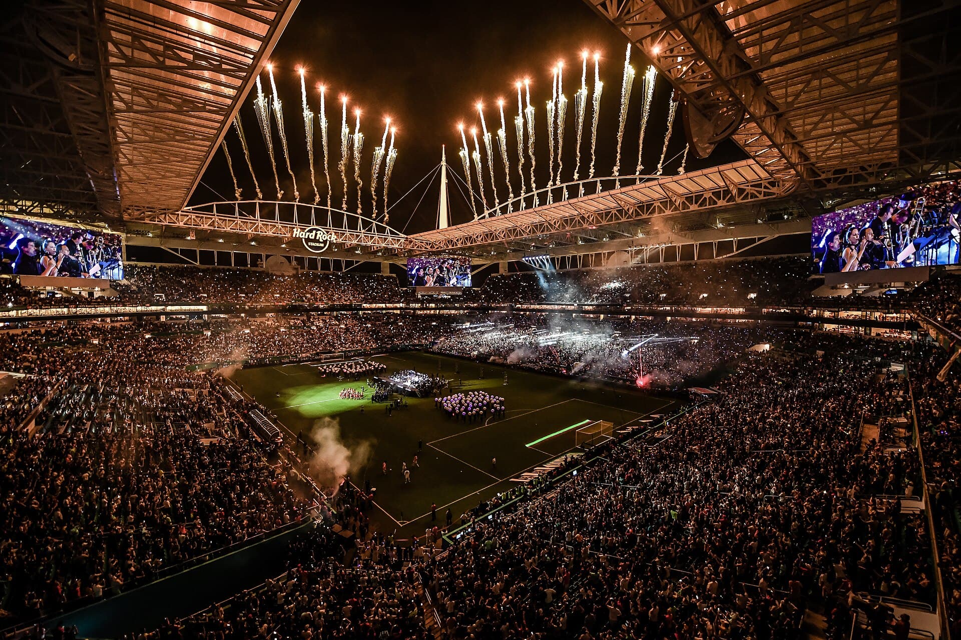 Hard Rock Stadium — Wikimedia Commons