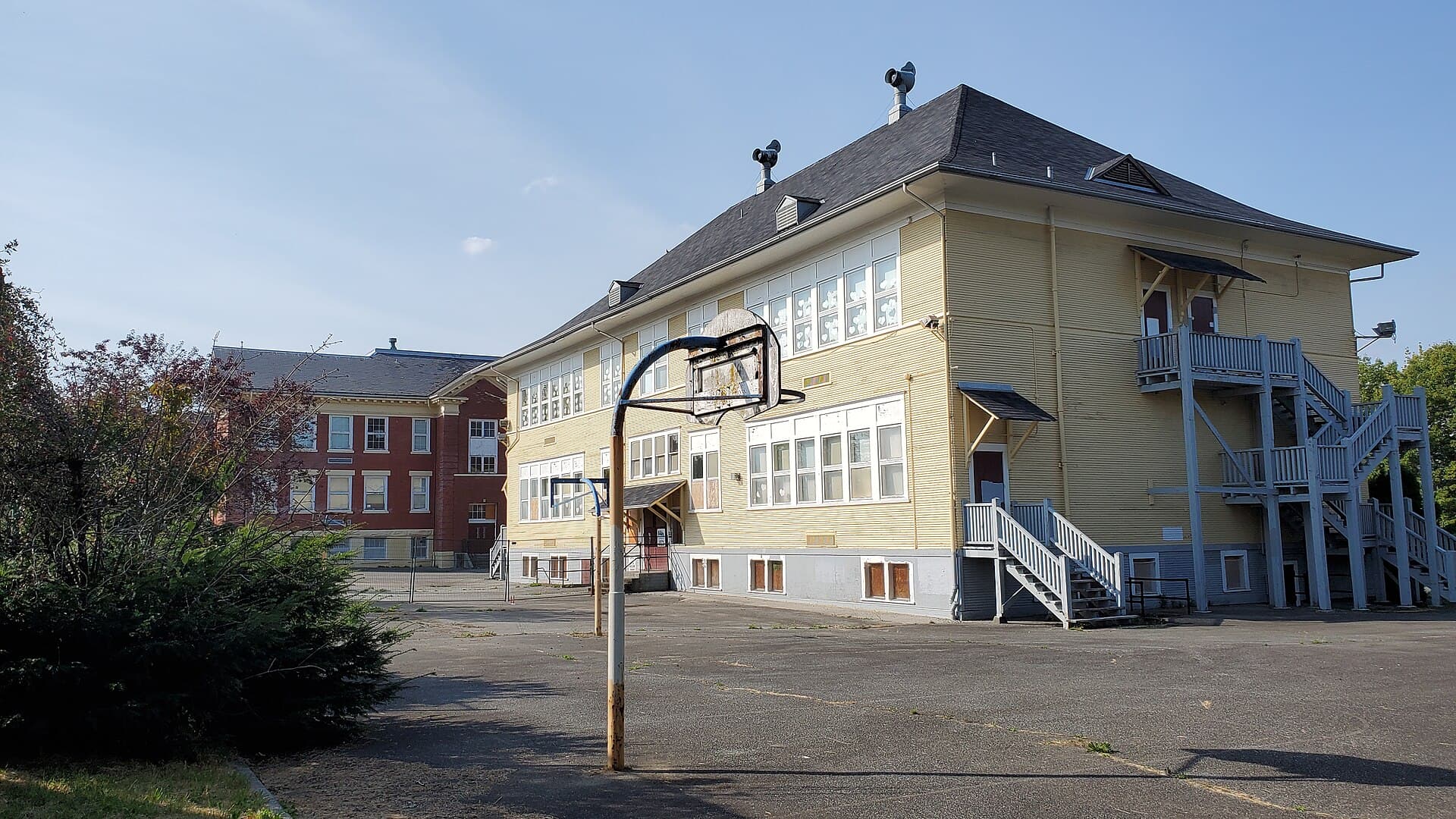 Guy Lee Elementary — Wikimedia Commons