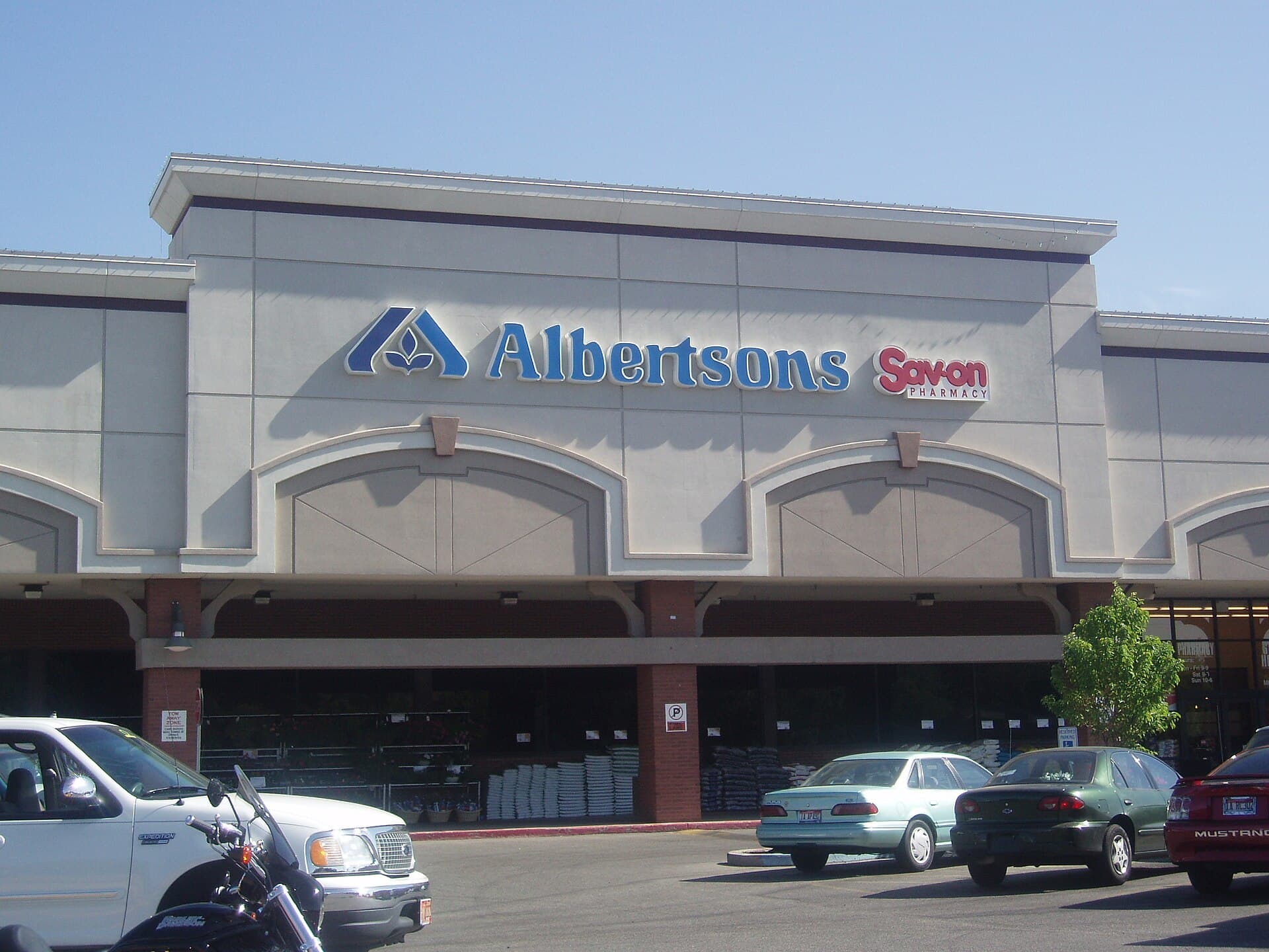 Albertsons — Wikimedia Commons