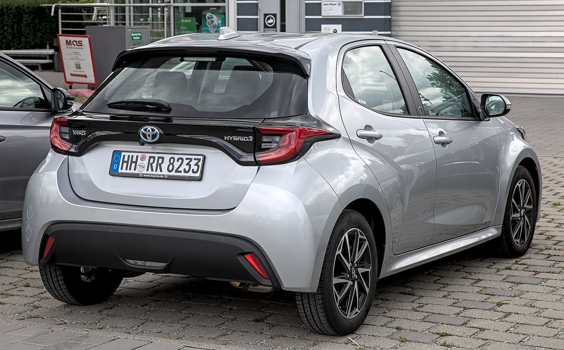 Toyota Yaris — Wikimedia Commons