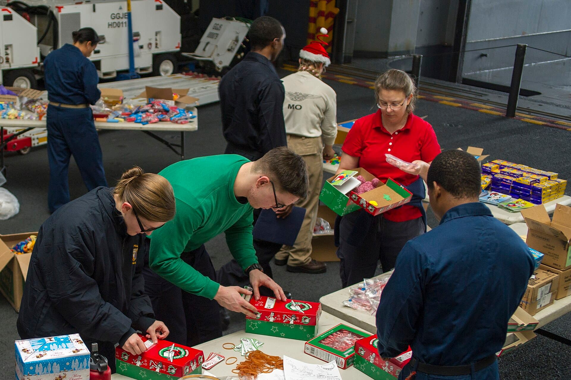 Operation Christmas Child — Wikimedia Commons