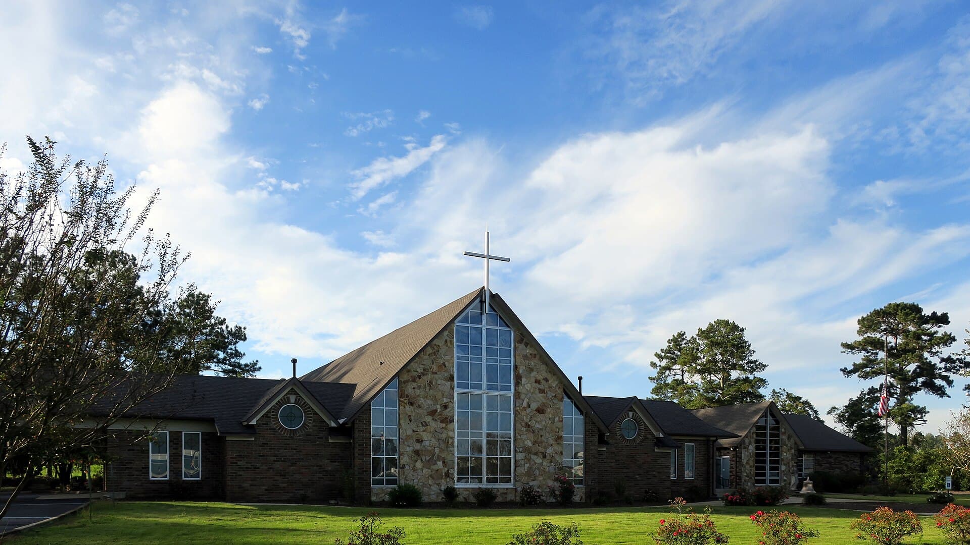 Our Lady of the Lake Catholic Church — Wikimedia Commons