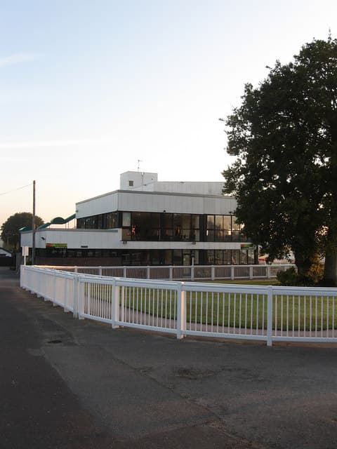 Plumpton Racecourse — Wikimedia Commons