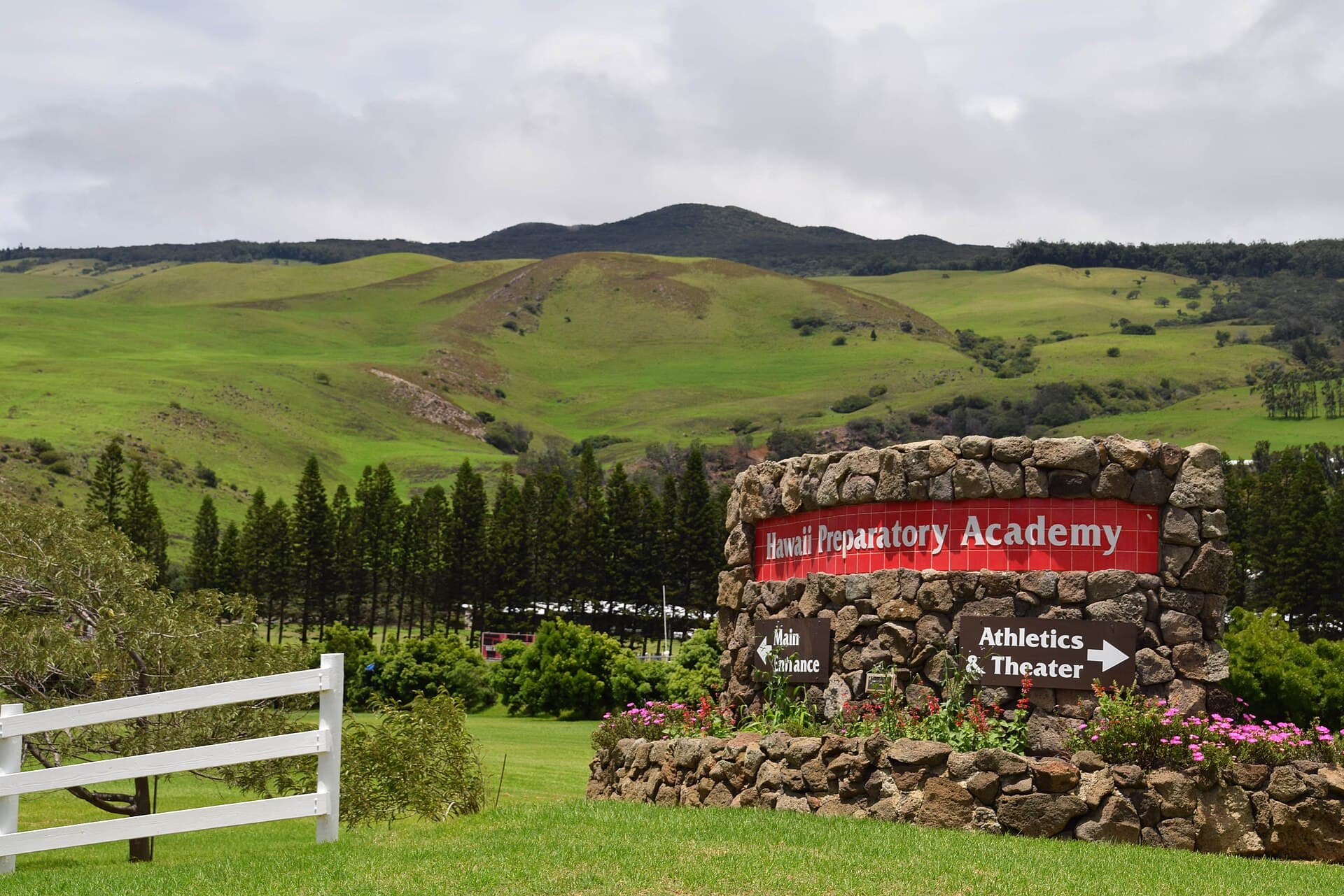 Hawaii Preparatory Academy — Wikimedia Commons