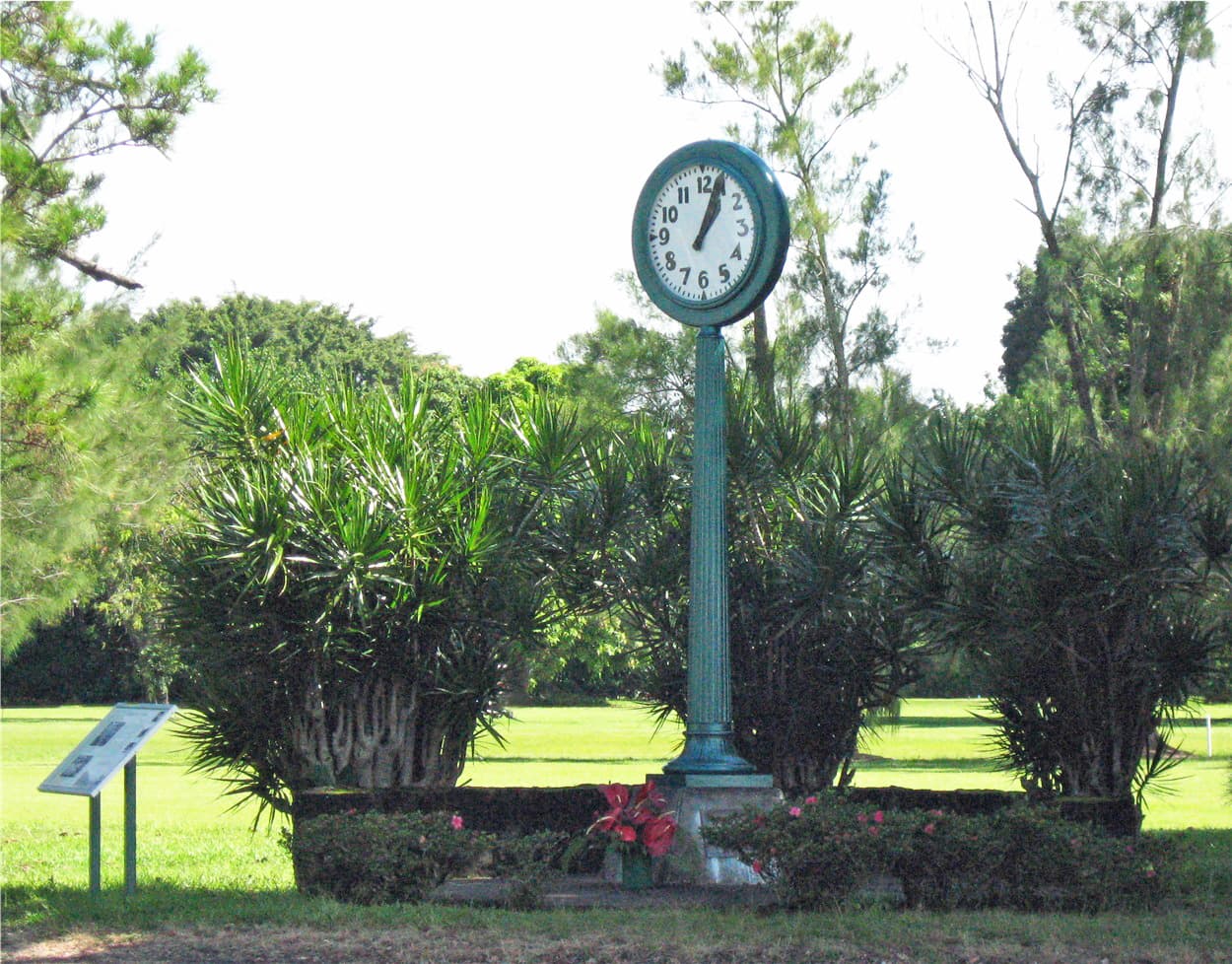 Hilo tsunami clock — Wikimedia Commons