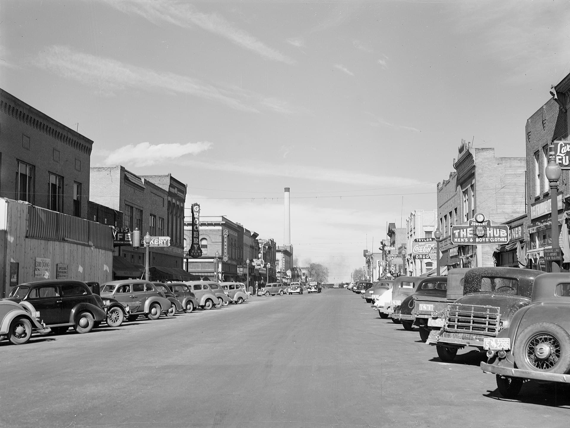 Laramie Main Street — Wikimedia Commons