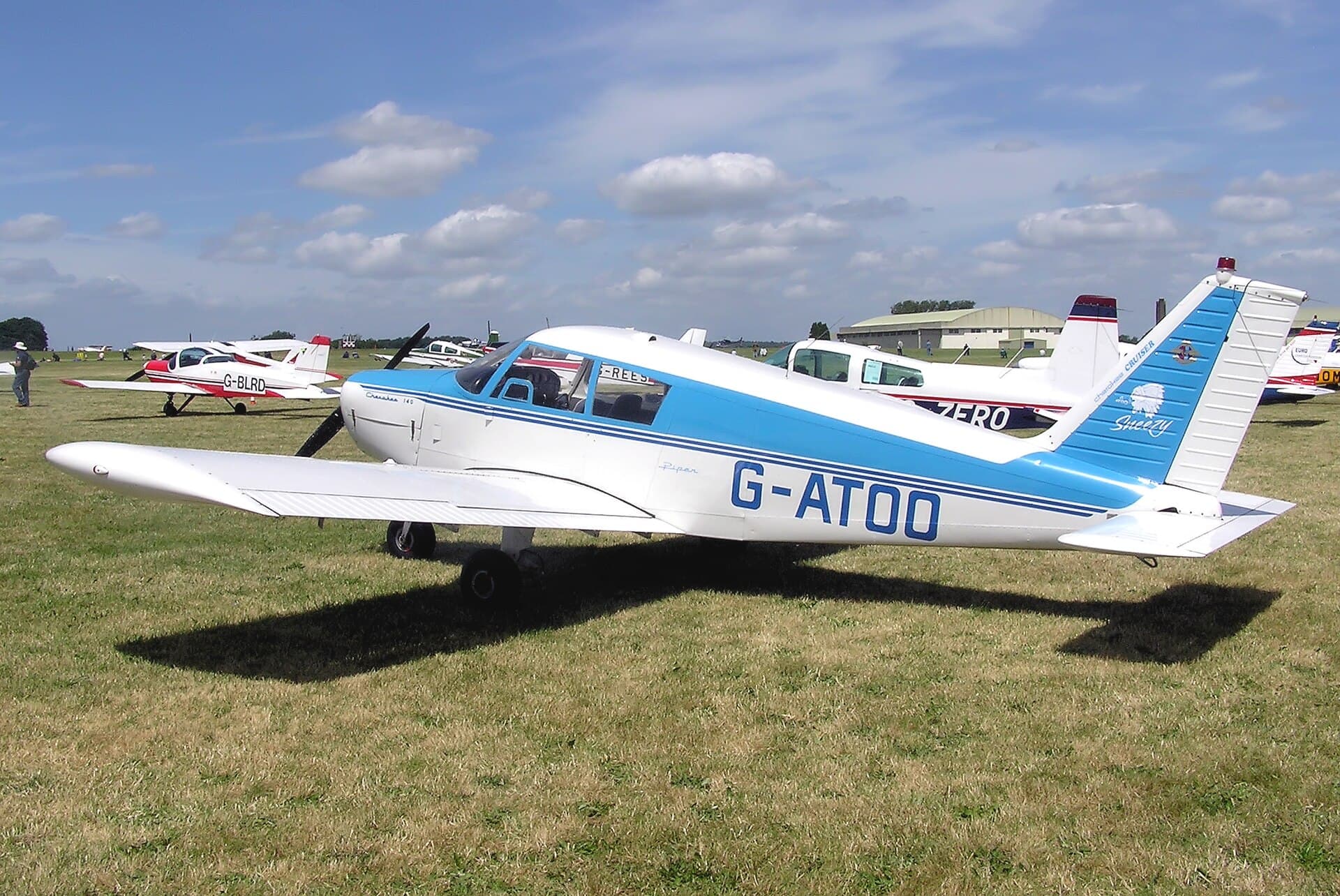 Piper Cherokee — Wikimedia Commons