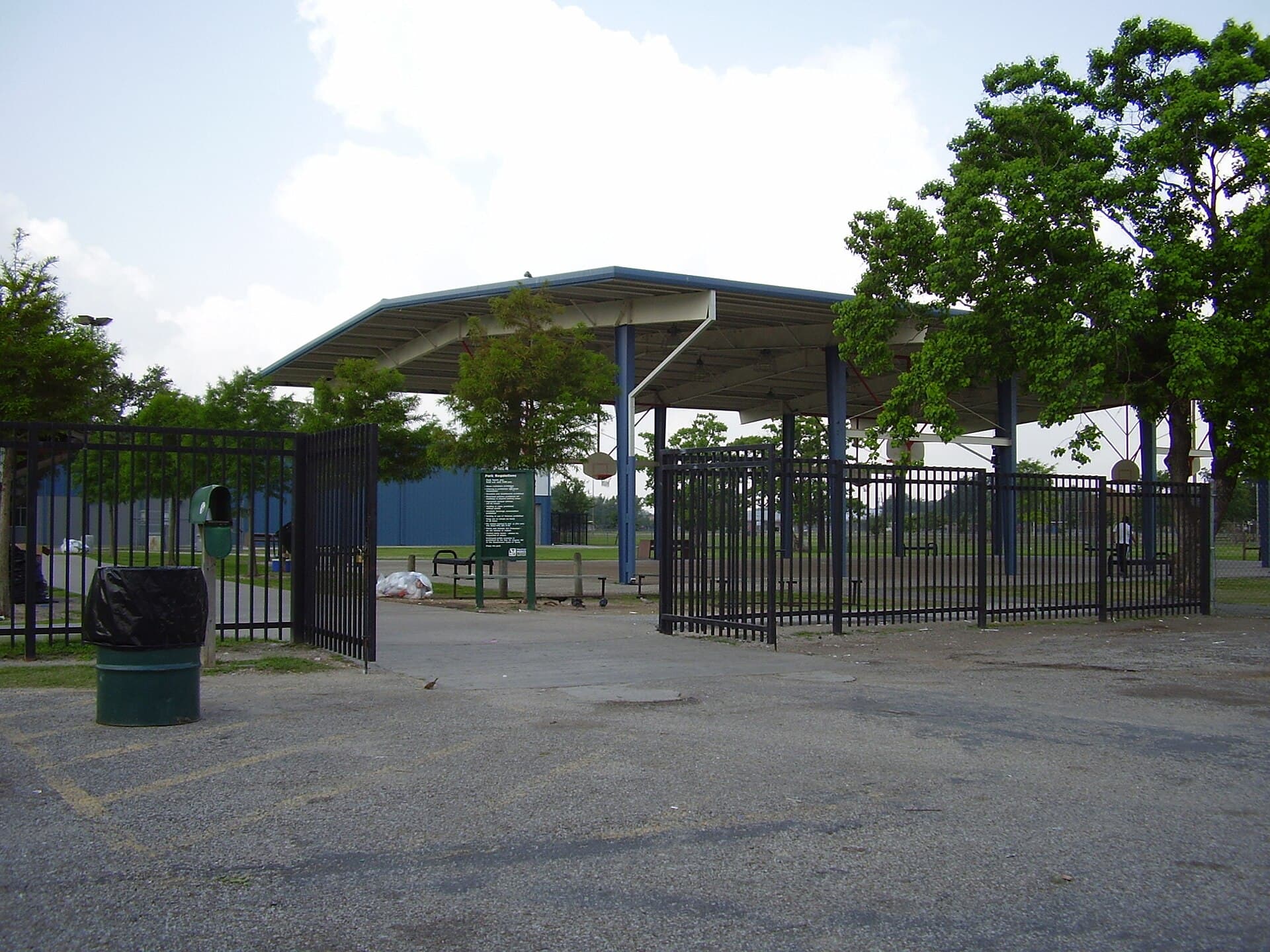 Burnett Bayland Park — Wikimedia Commons