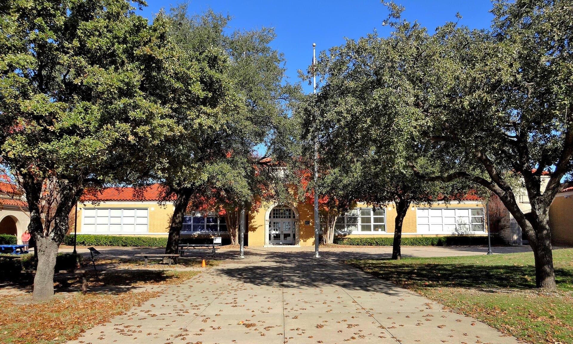 Staley Middle School — Wikimedia Commons