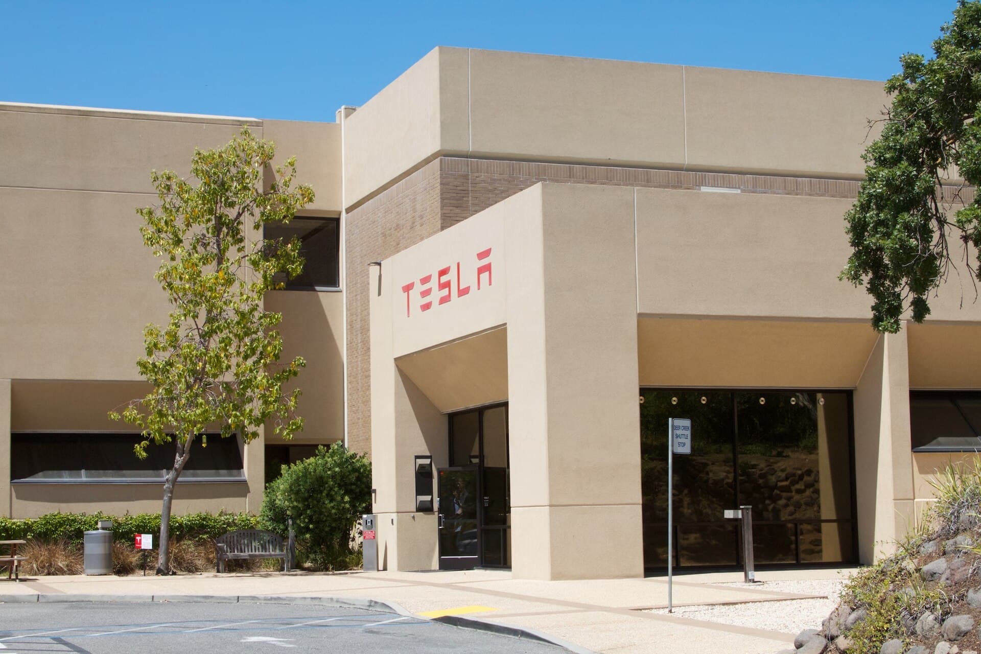 Tesla — Wikimedia Commons