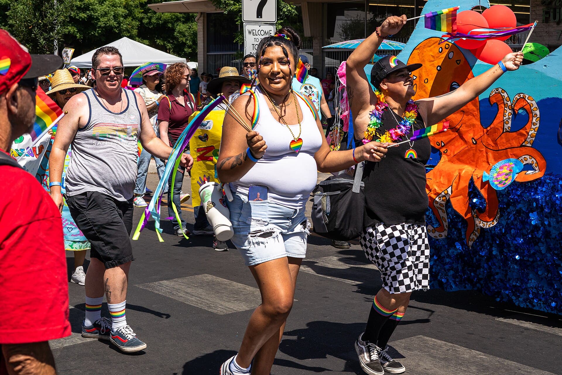 Fresno Rainbow Pride — Wikimedia Commons