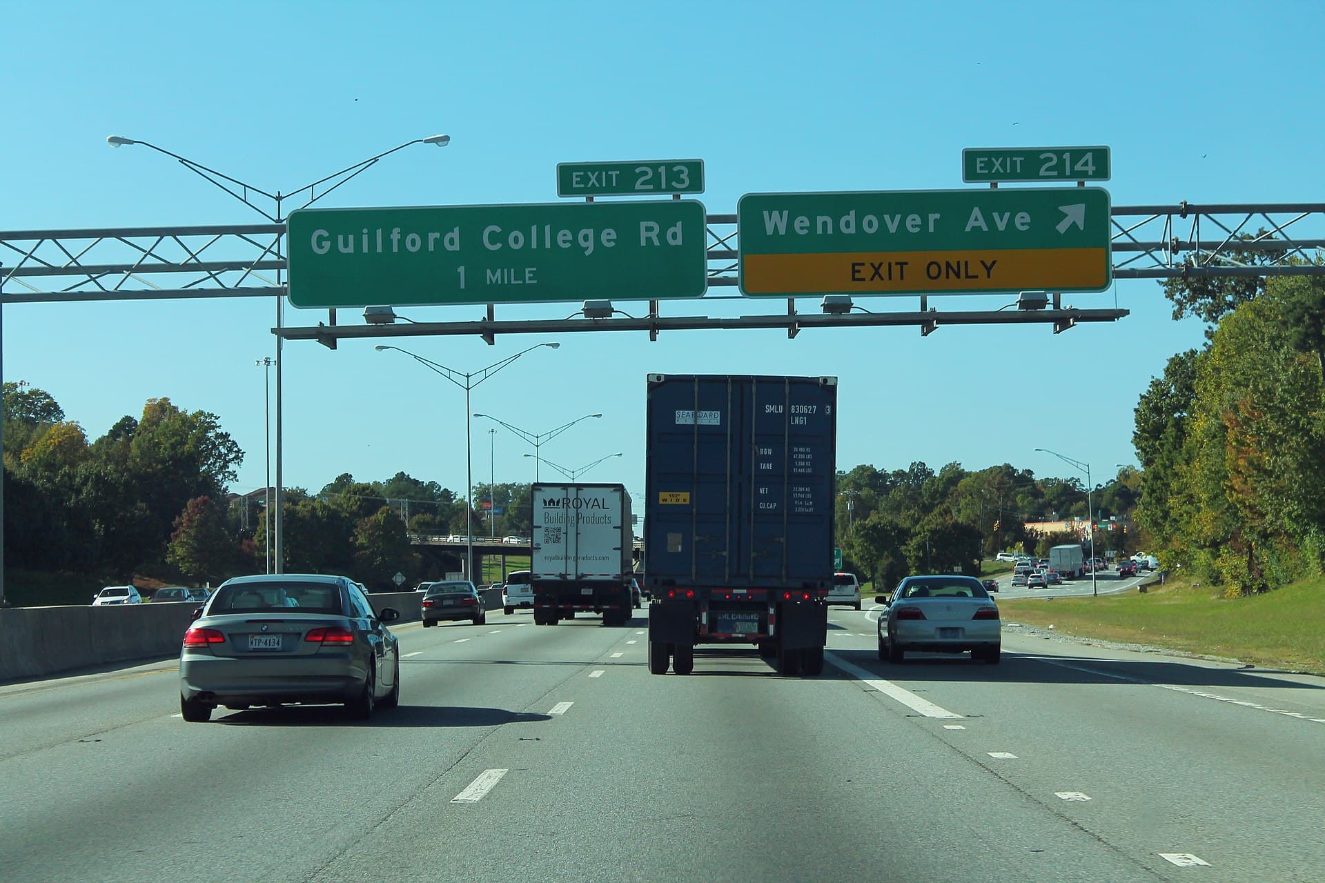 Crash closes West Wendover Avenue in Greensboro, lanes reopen later