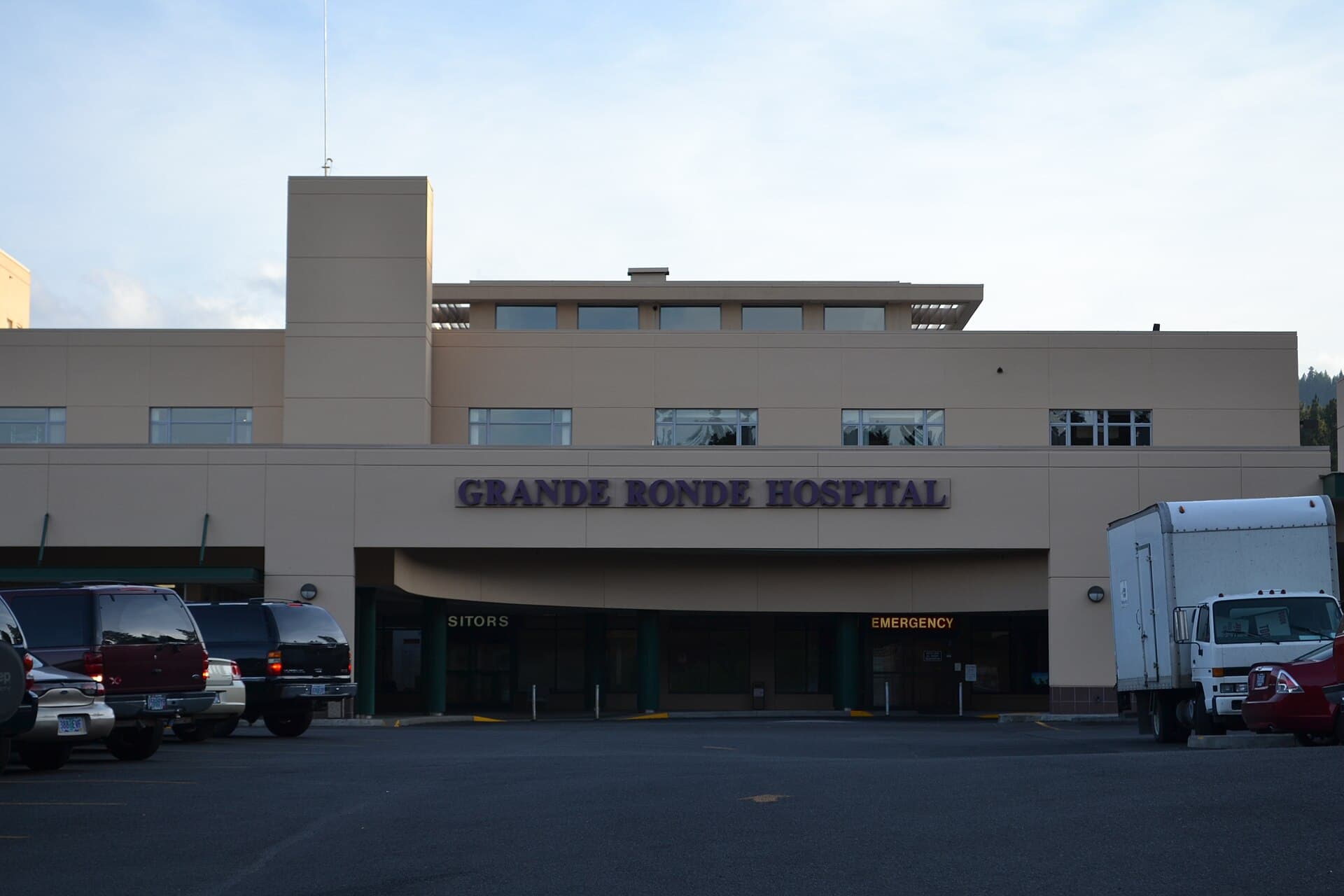 Grande Ronde Hospital — Wikimedia Commons
