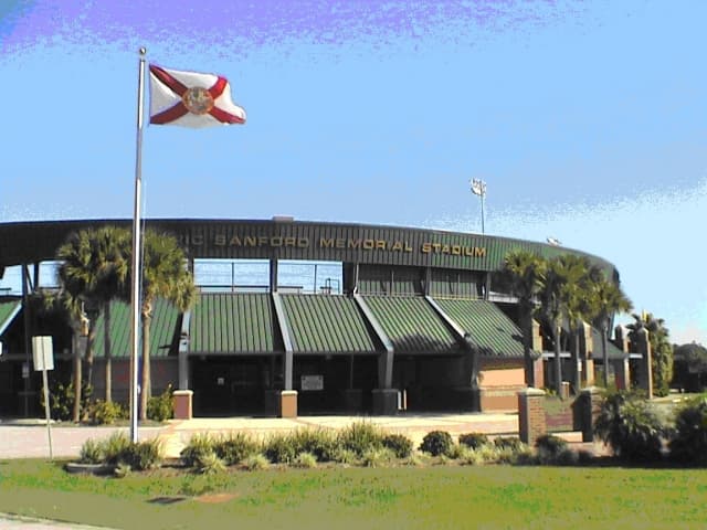Sanford Memorial Stadium — Wikimedia Commons