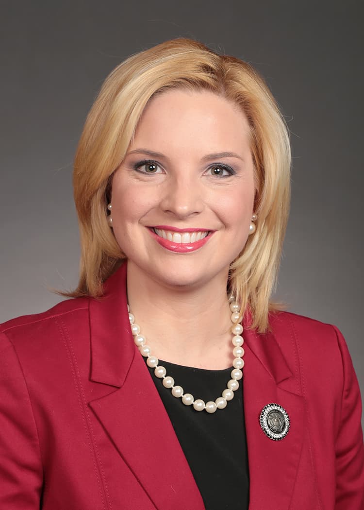 Ashley Hinson — Wikimedia Commons