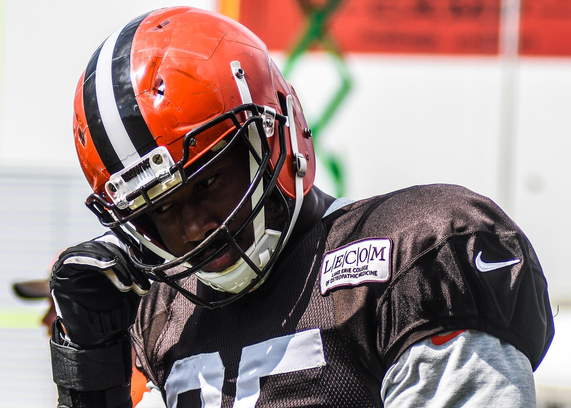 Myles Garrett — Wikimedia Commons