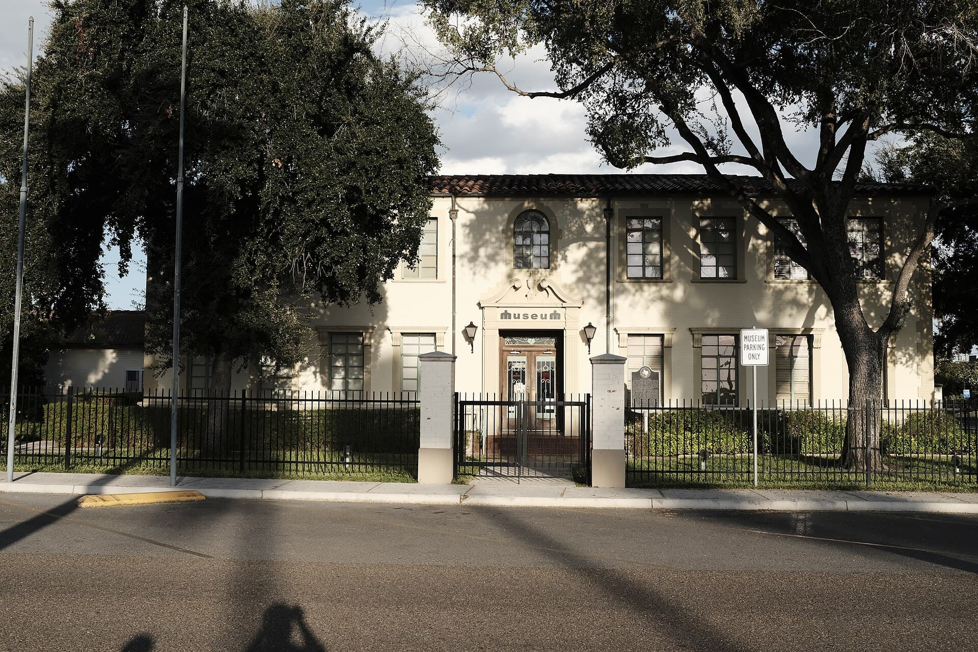 Hidalgo County Museum — Wikimedia Commons