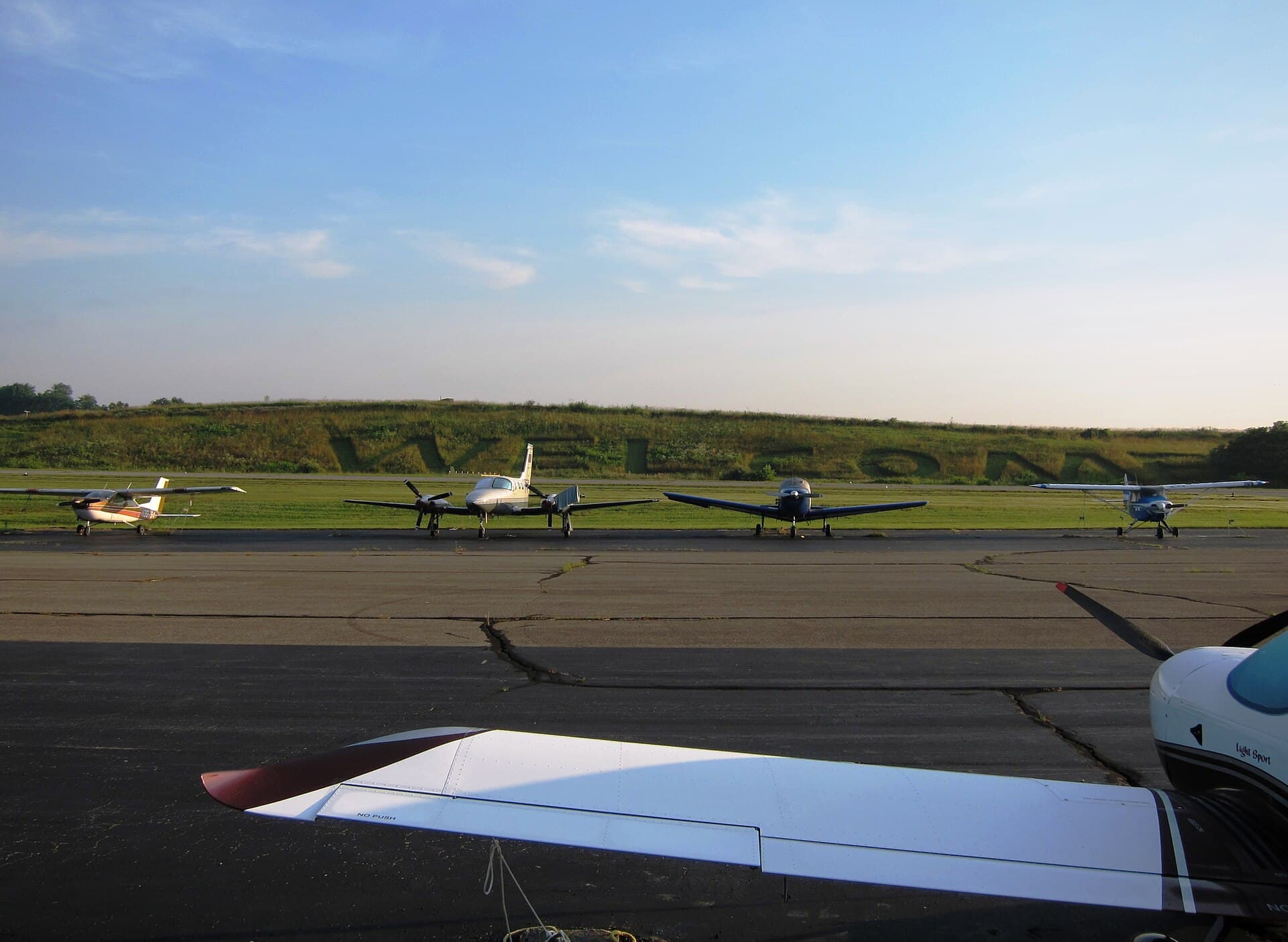 Vinton County Airport — Wikimedia Commons