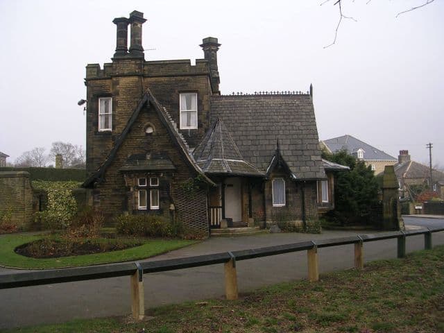 Skircoat Lodge — Wikimedia Commons