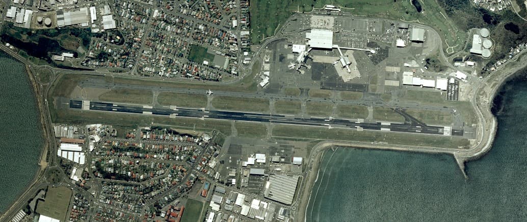 Wellington Airport — Wikimedia Commons