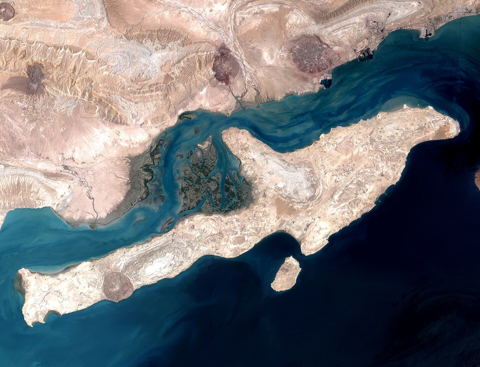 Strait of Hormuz — Wikimedia Commons