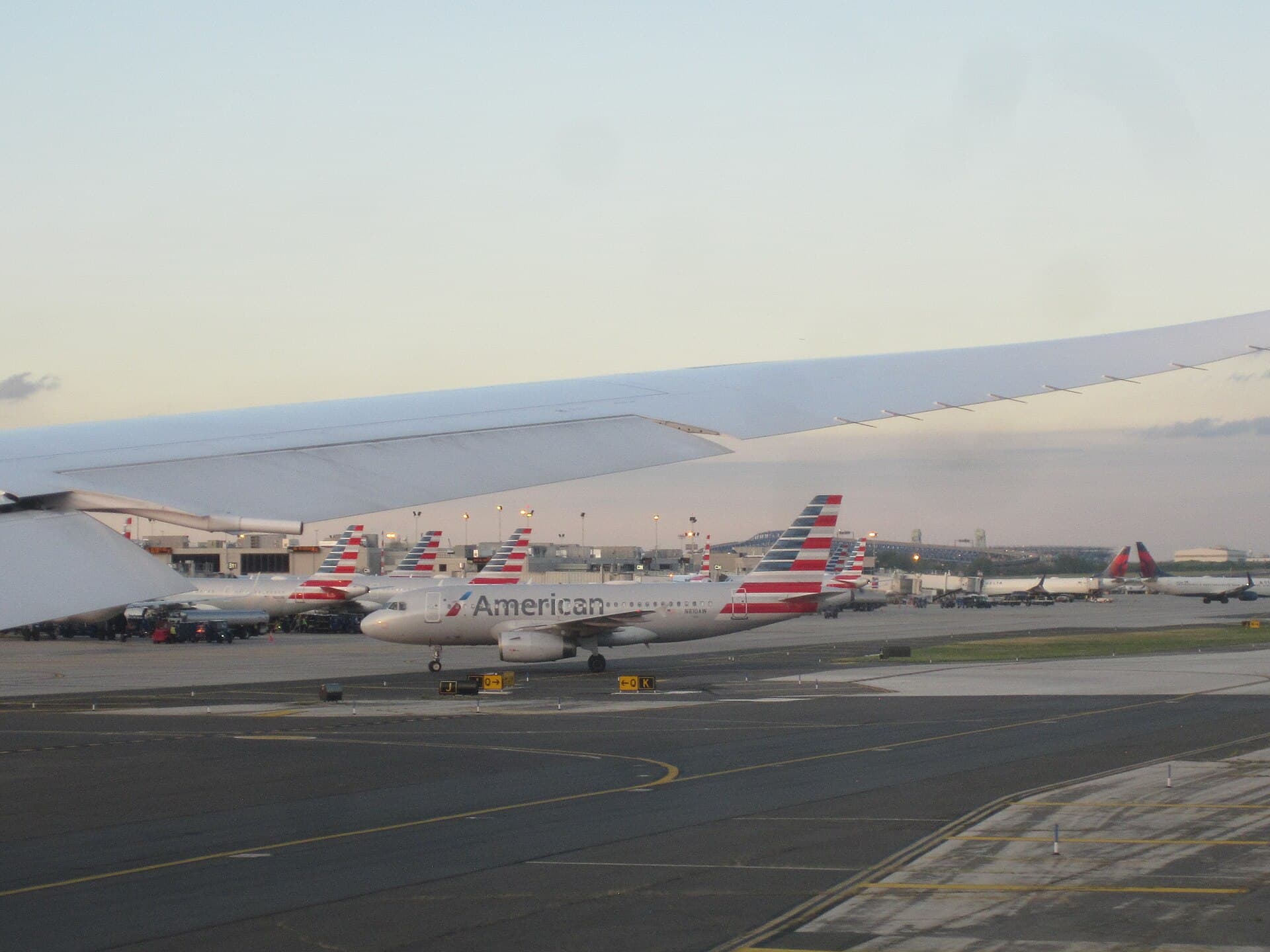 American Airlines — Wikimedia Commons