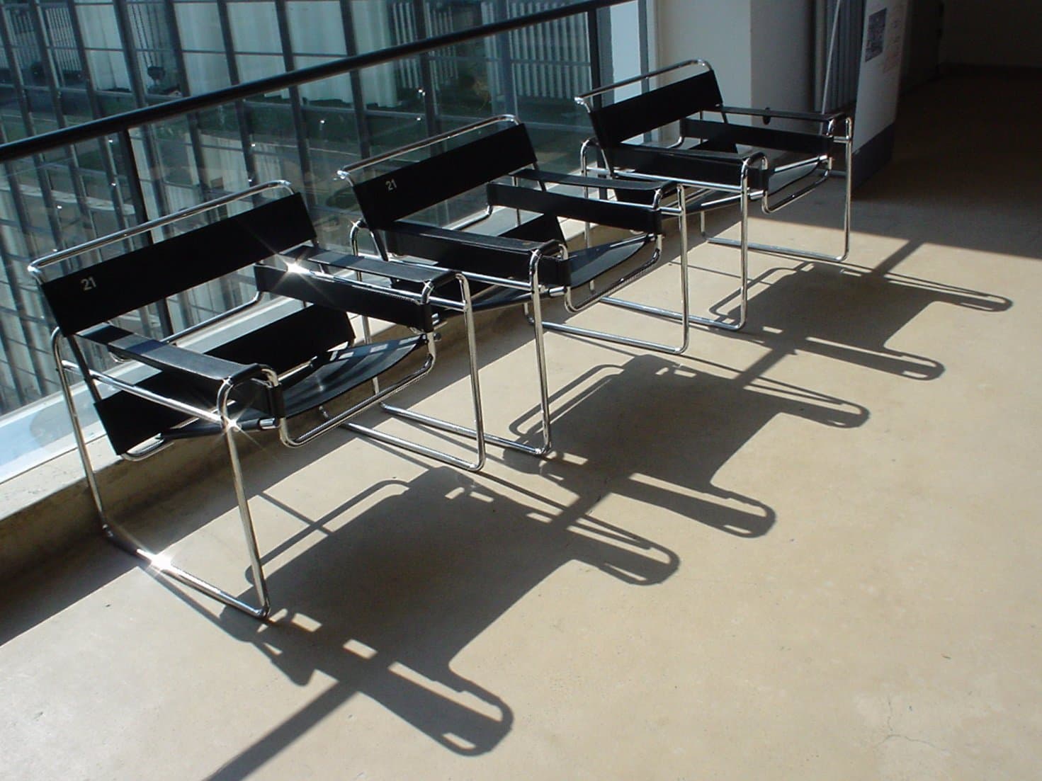 Bauhaus — Wikimedia Commons