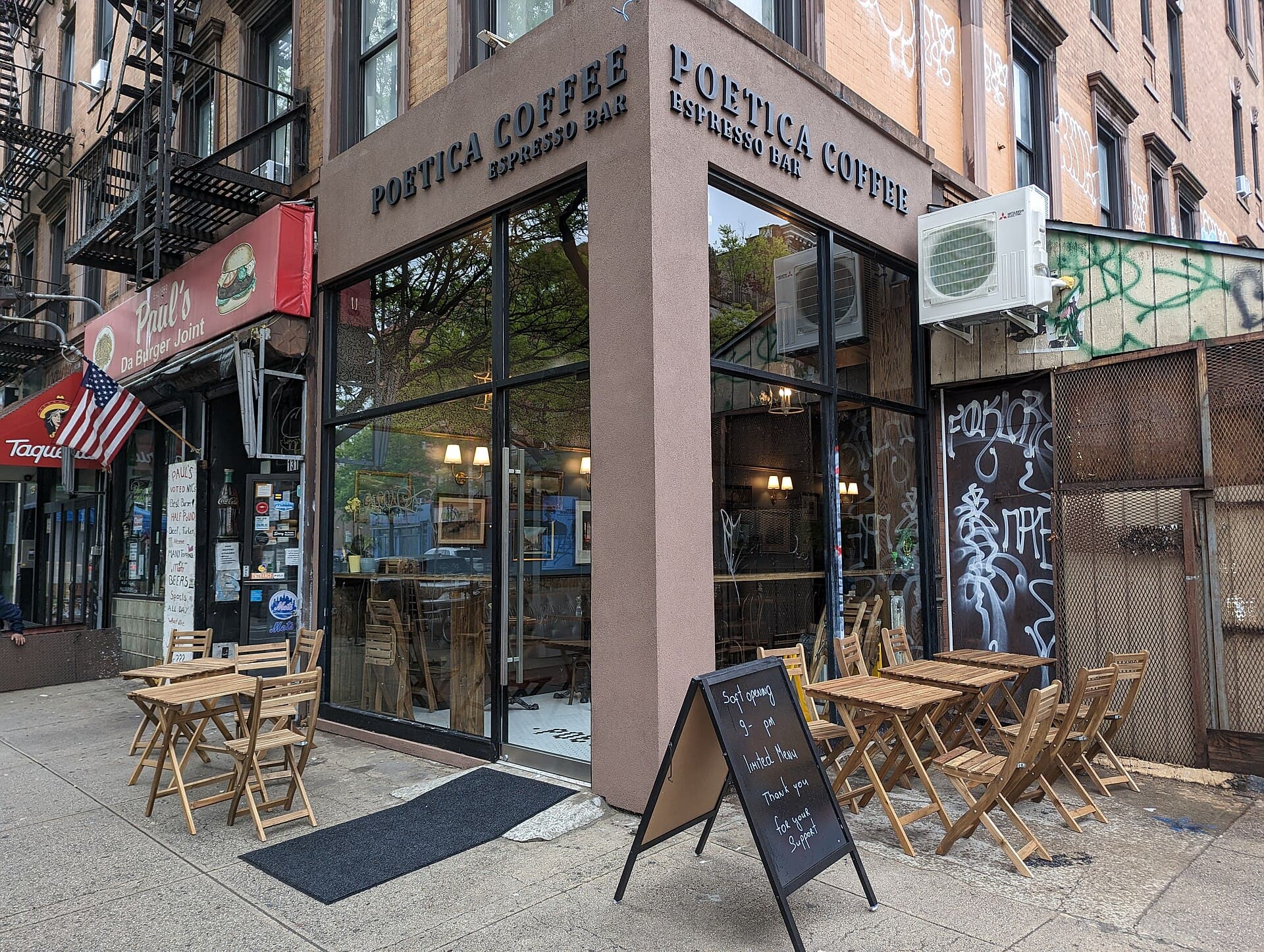 Poetica Coffee — Wikimedia Commons