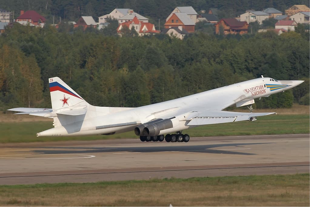 Tu-160 — Wikimedia Commons