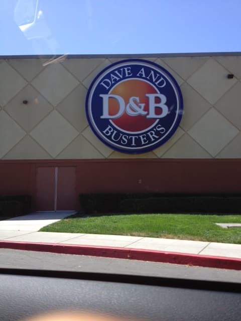 Dave & Buster's — Wikimedia Commons