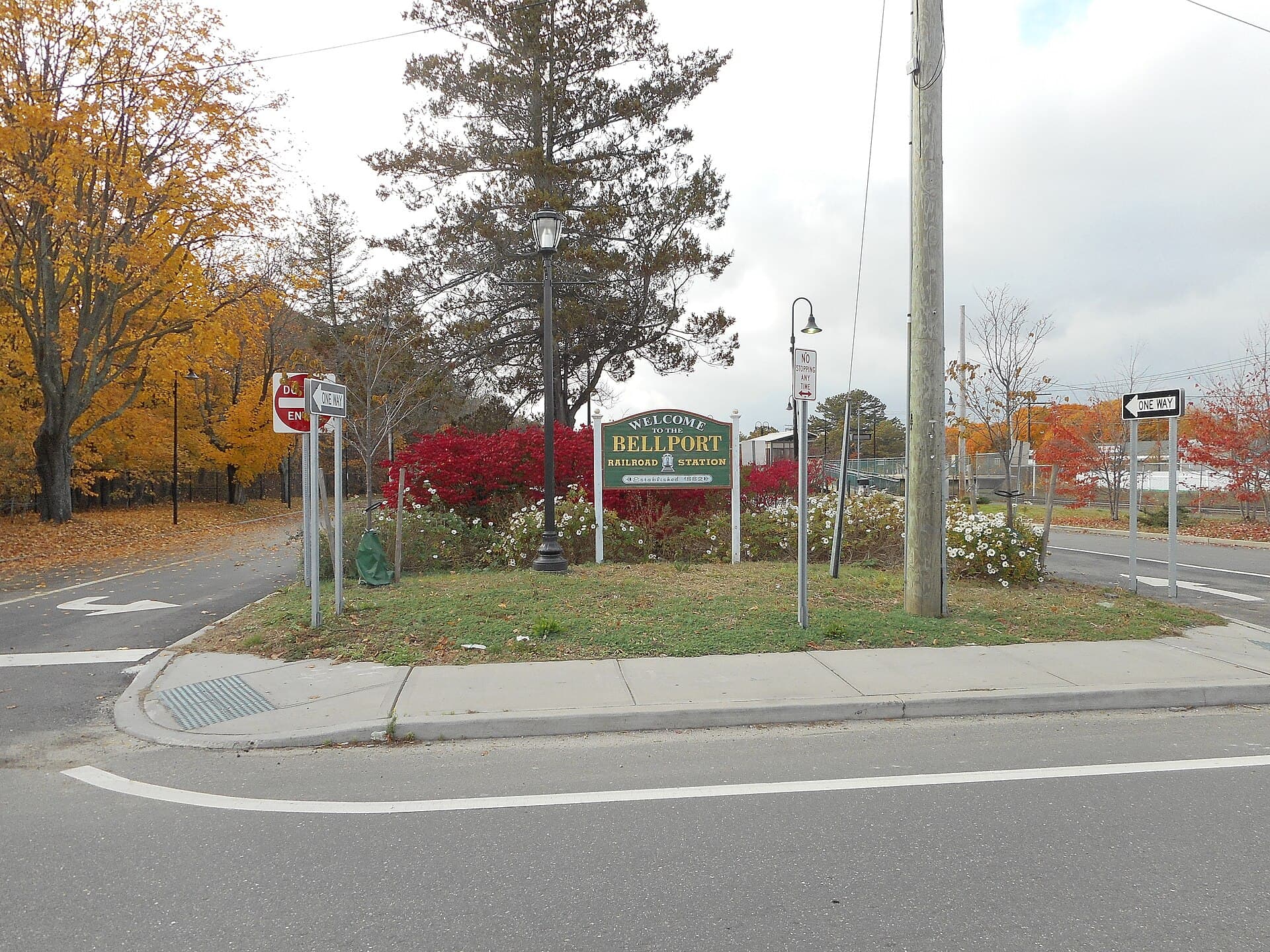 Station Road — Wikimedia Commons