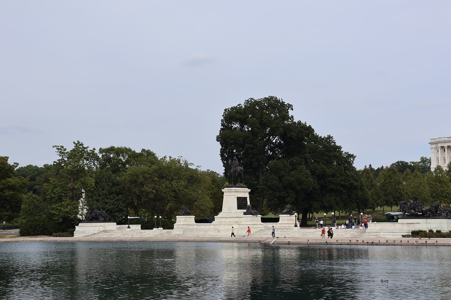 Reflecting Pool — Wikimedia Commons