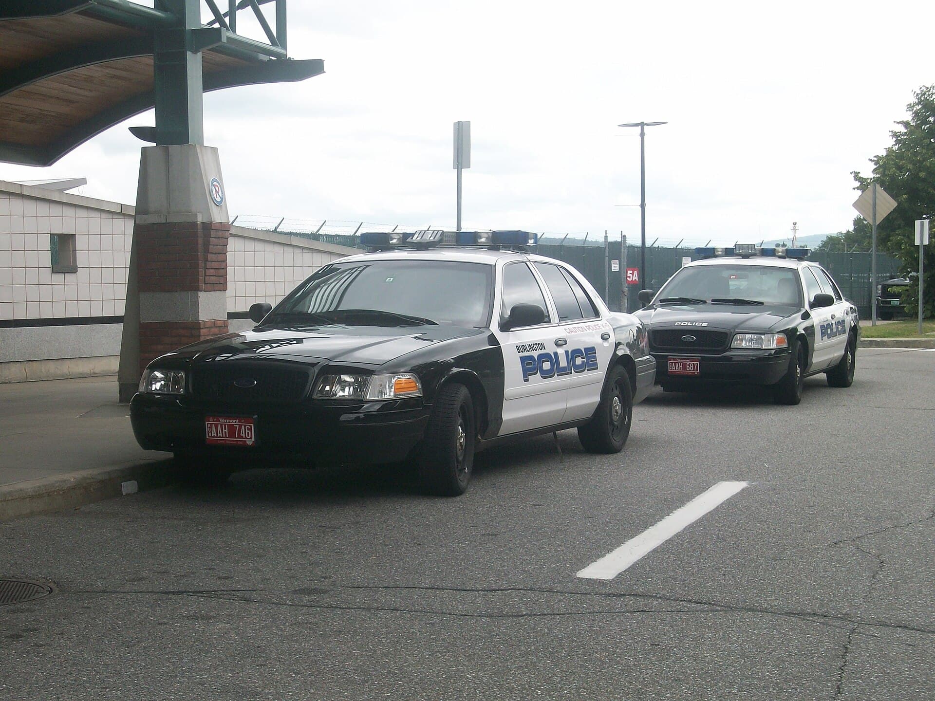Burlington police — Wikimedia Commons