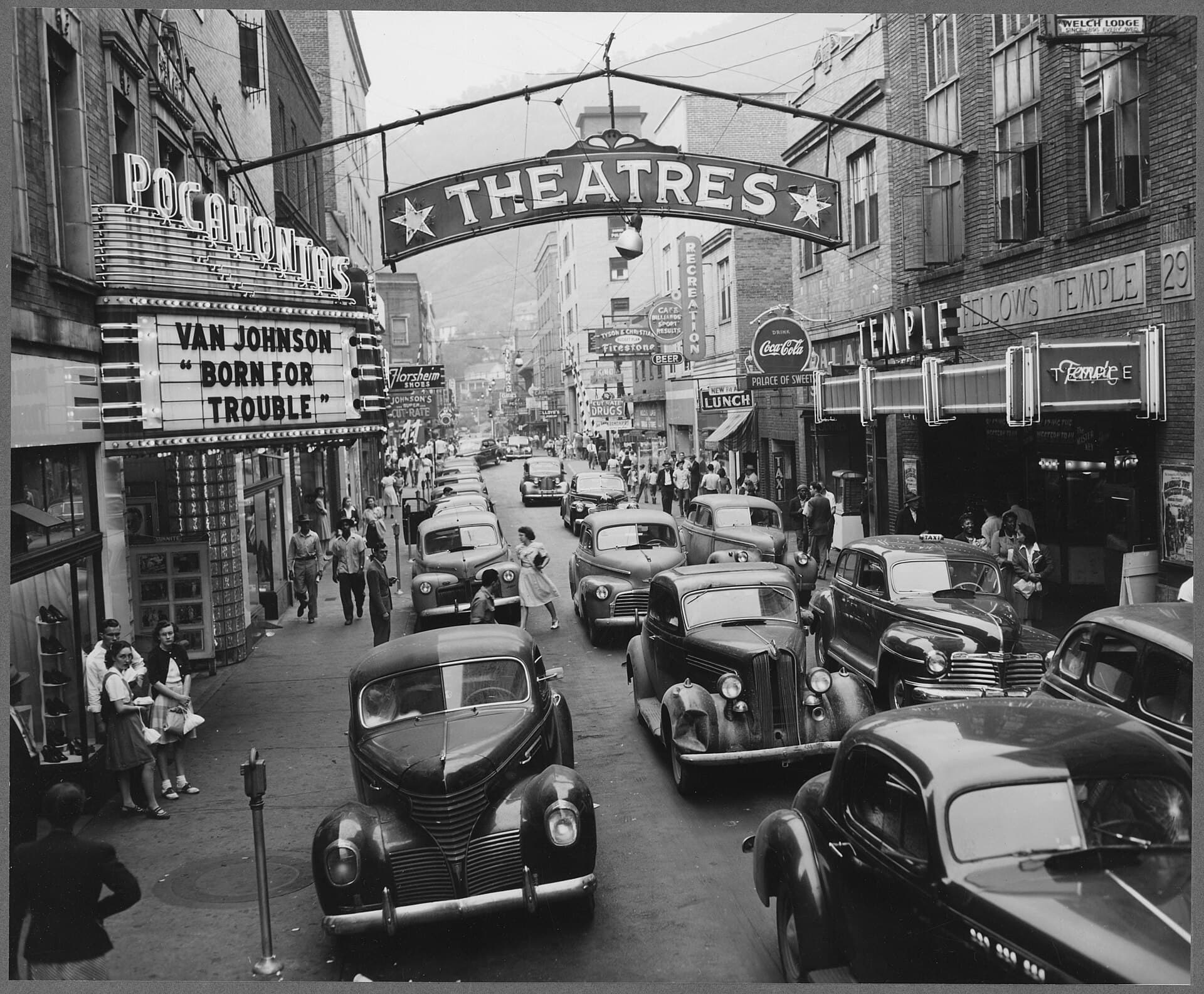 Welch's Pocahontas Theatre — Wikimedia Commons