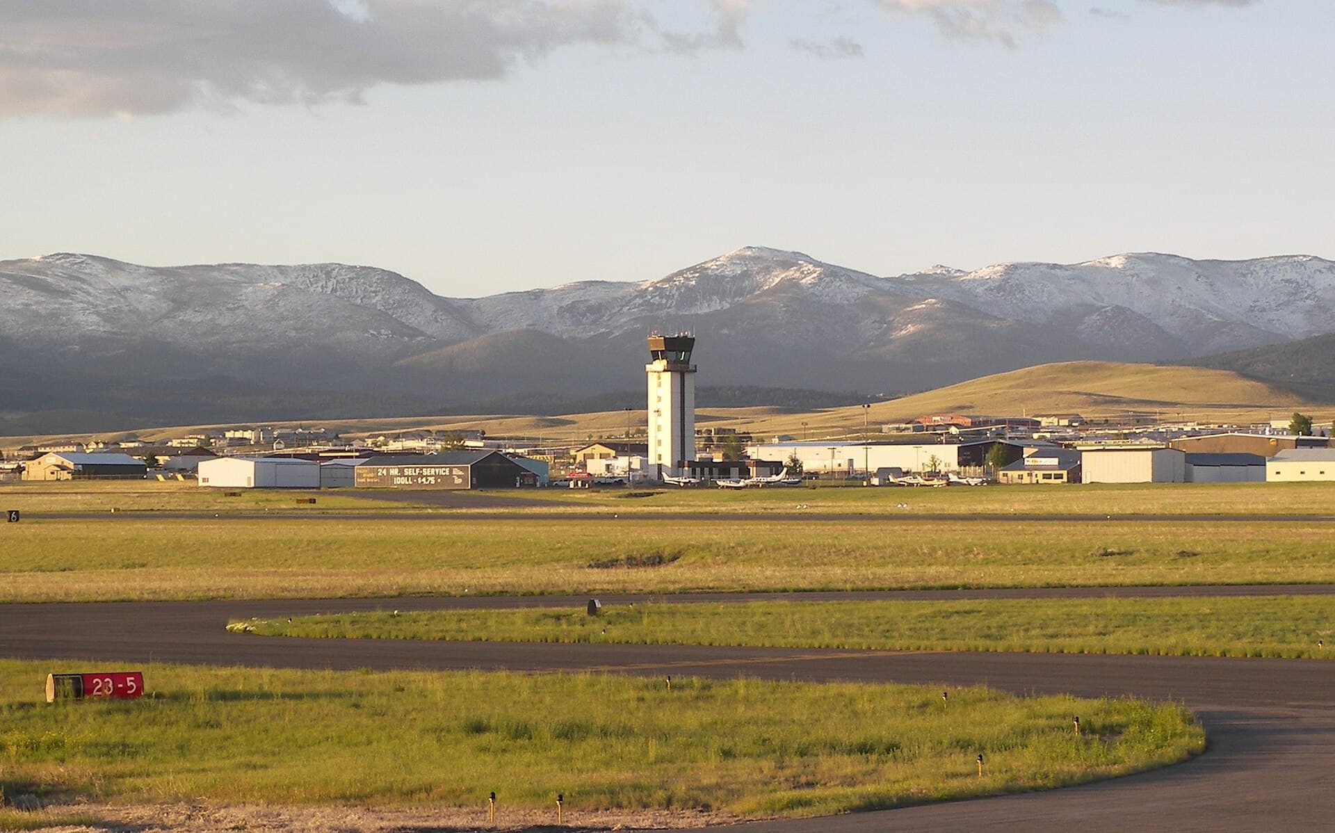 Helena Regional Airport — Wikimedia Commons