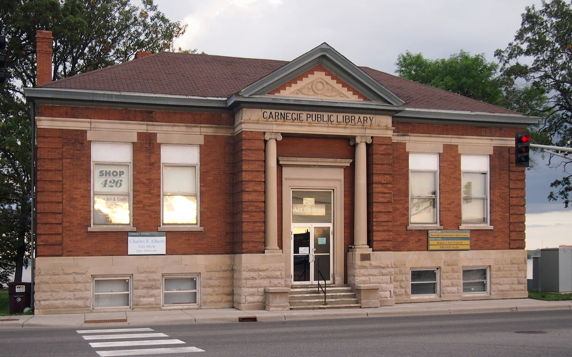 Carnegie Library — Wikimedia Commons